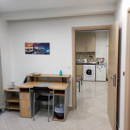 Fabulous Apartment In The Center Of Alexandroupolis エクステリア 写真